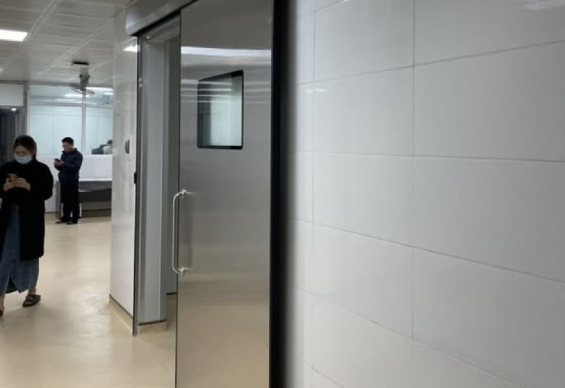 Tiêu Chuẩn An Toàn Khi Lắp Đặt Cửa Phòng Mổ