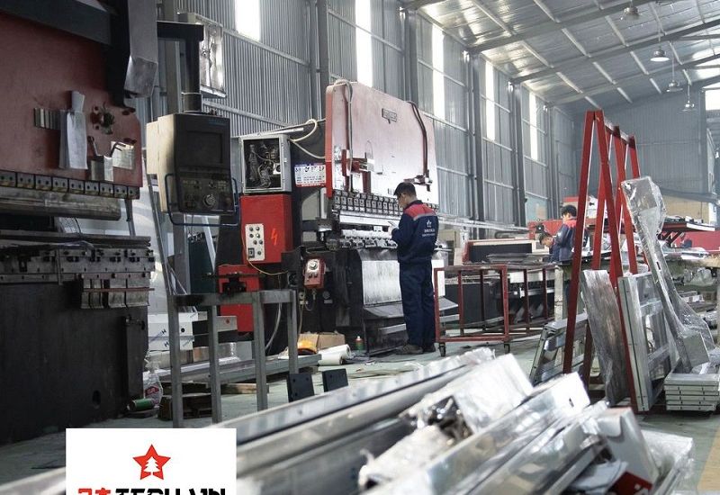 Gia công tấm ốp Inox thang máy 3ATECH – Giải pháp hoàn hảo cho không gian sang trọng và bền bỉ