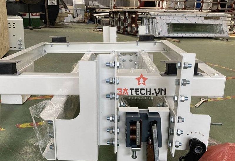 3ATECH bàn giao chi tiết thang máy cho khách hàng tại Hưng Yên